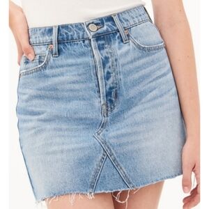 AERO High Rise Button Fly Mini Jean Skirt Raw hem Light wash Size 6